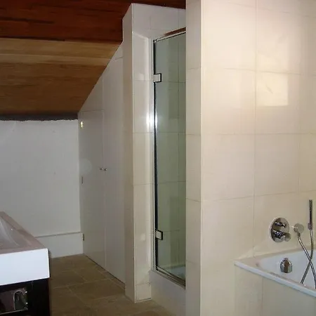 Appartement Walkable To On Bus Route